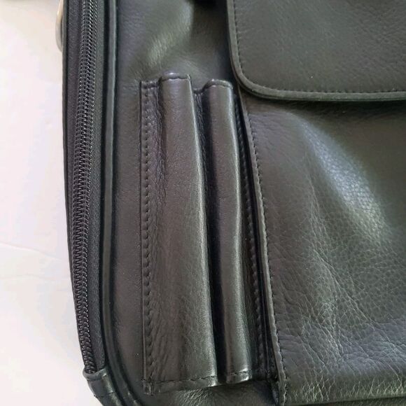 Osgoode Marley Travel Messenger Tablet Carry On Men Black Leather Business Class - Picture 3 of 8